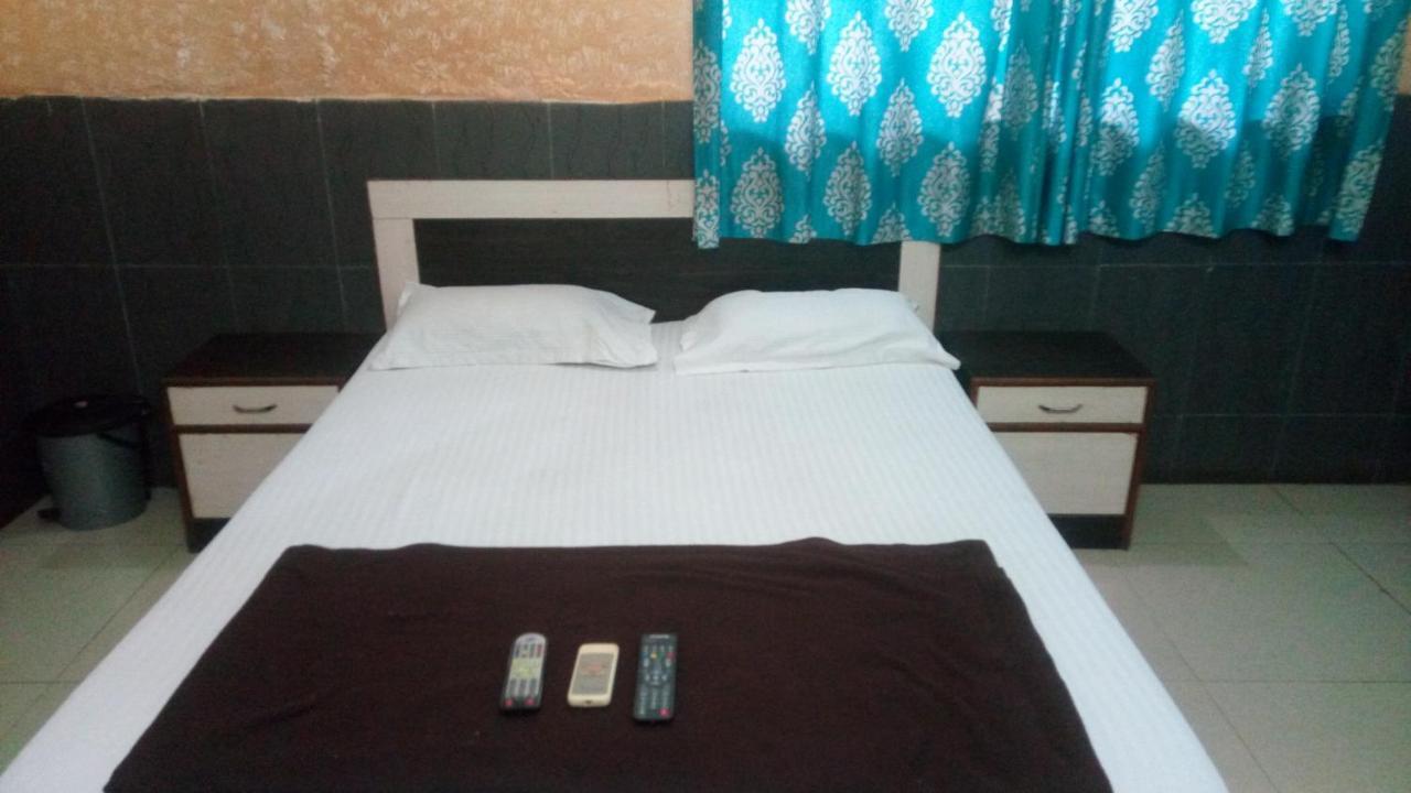 Hotel Sarang Lodge 판벨 외부 사진