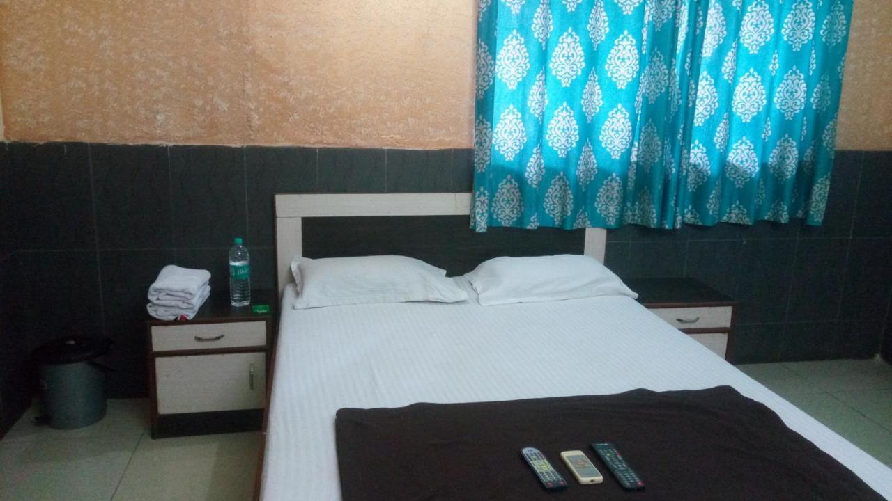 Hotel Sarang Lodge 판벨 외부 사진